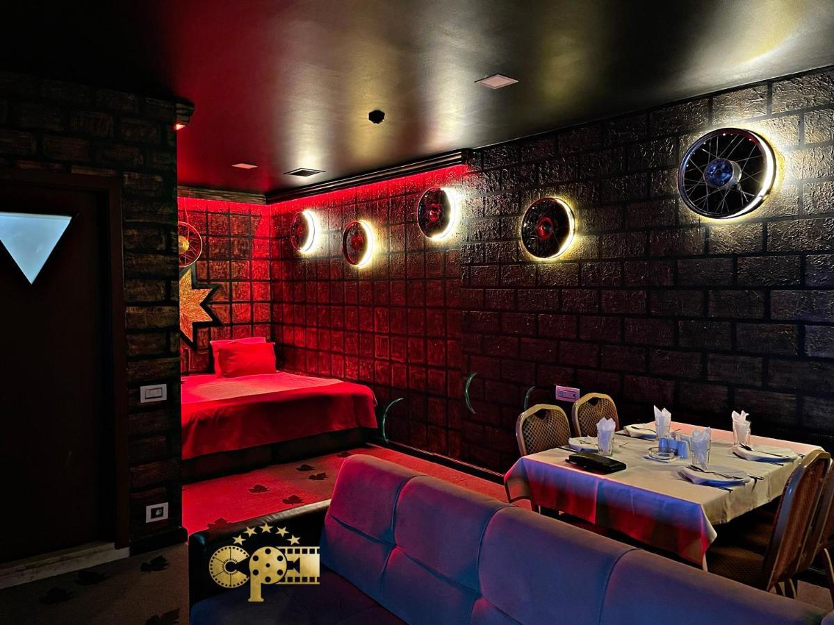 Cinema Plaza Hotel Baku Eksteriør billede