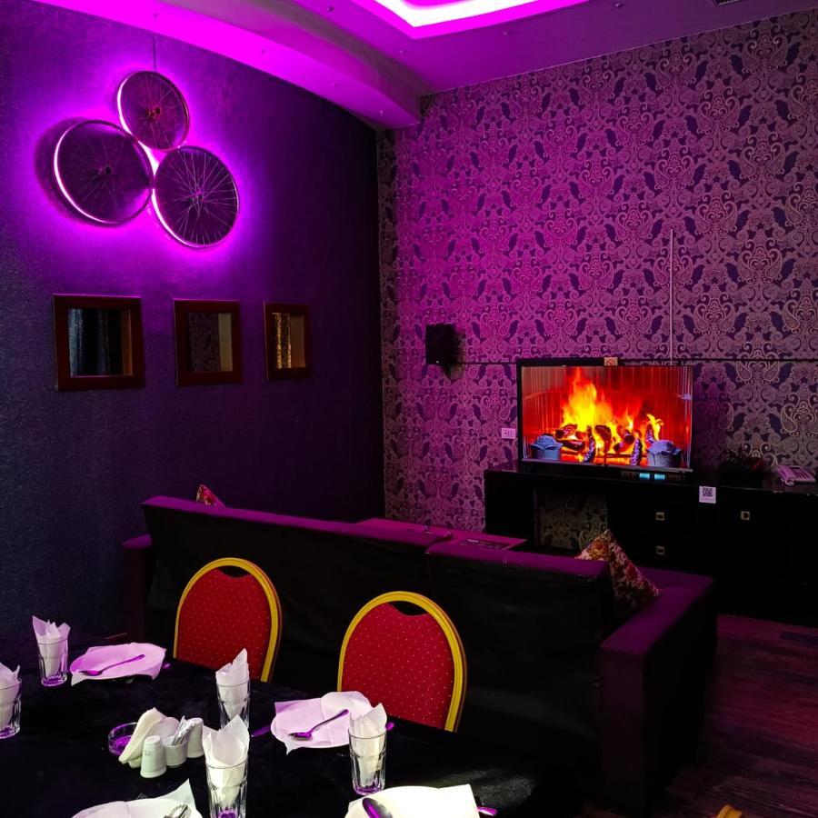 Cinema Plaza Hotel Baku Eksteriør billede