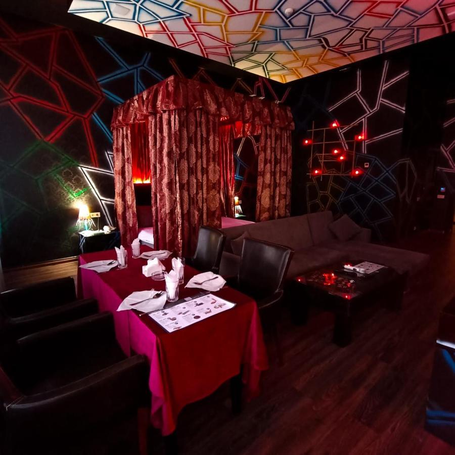 Cinema Plaza Hotel Baku Eksteriør billede