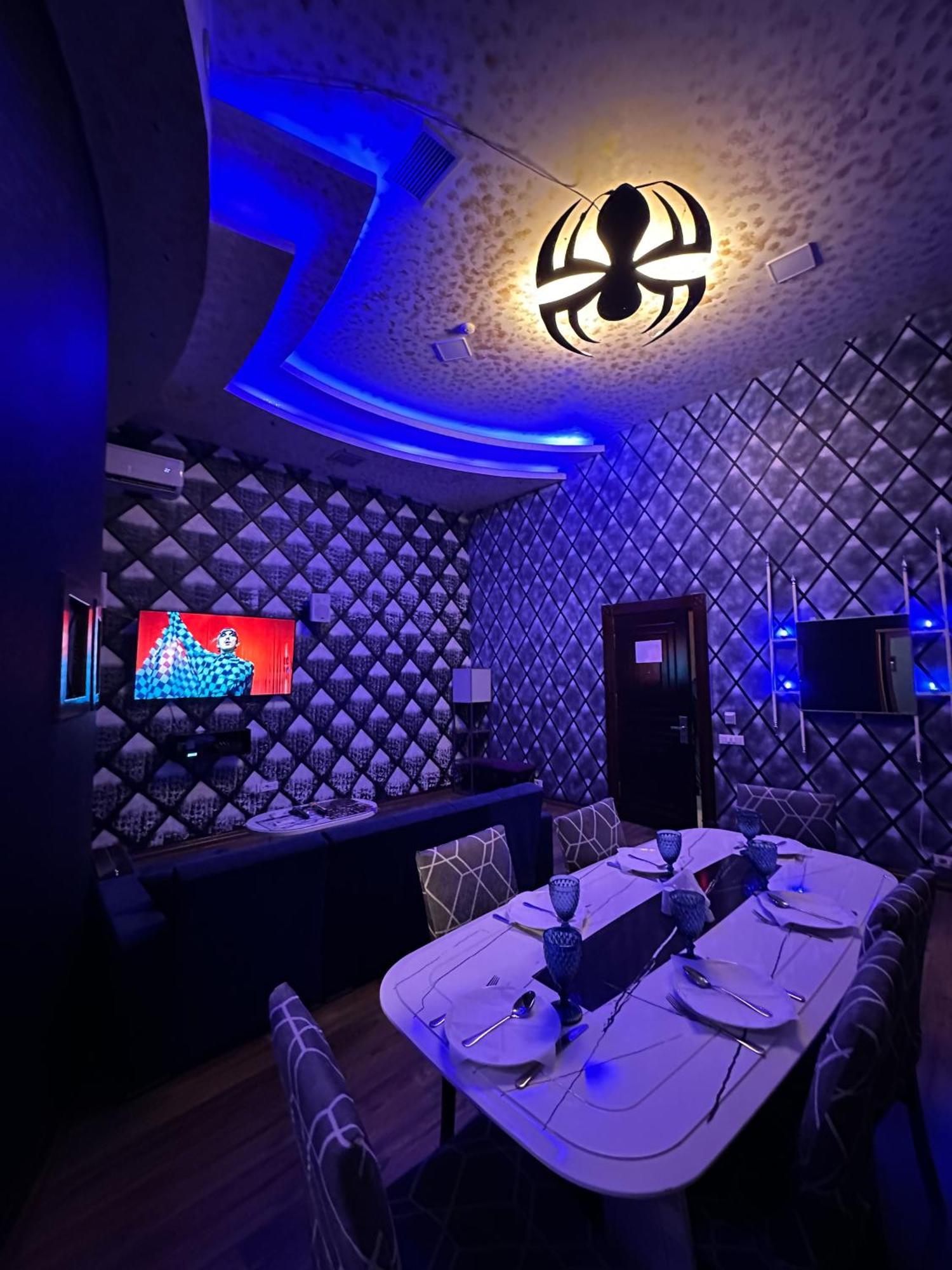 Cinema Plaza Hotel Baku Eksteriør billede