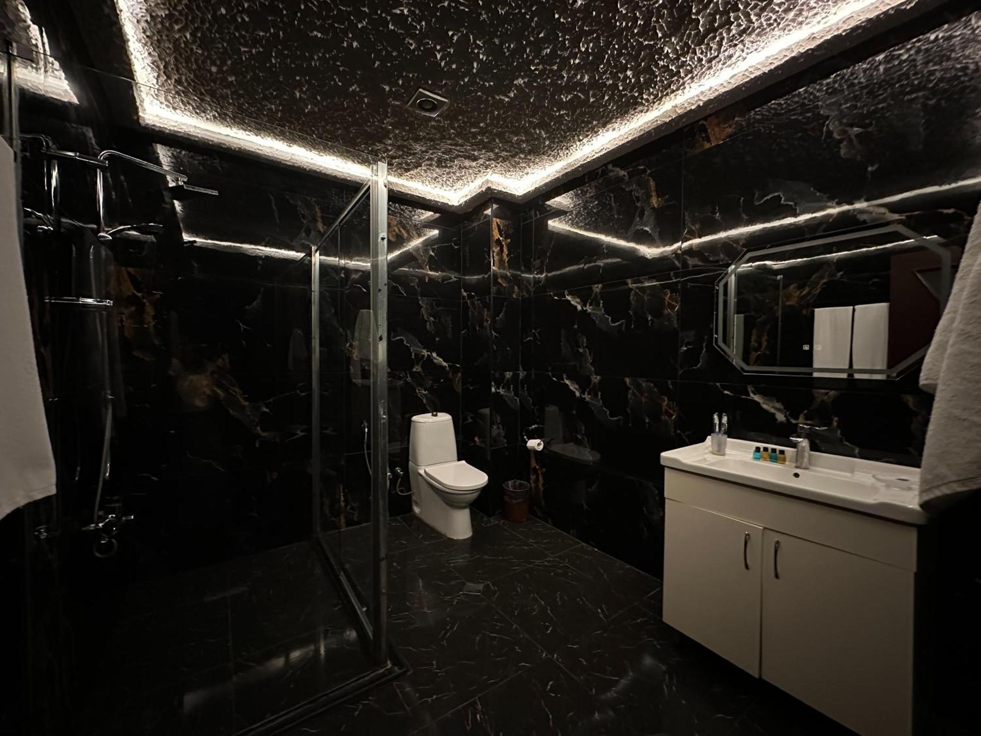 Cinema Plaza Hotel Baku Eksteriør billede
